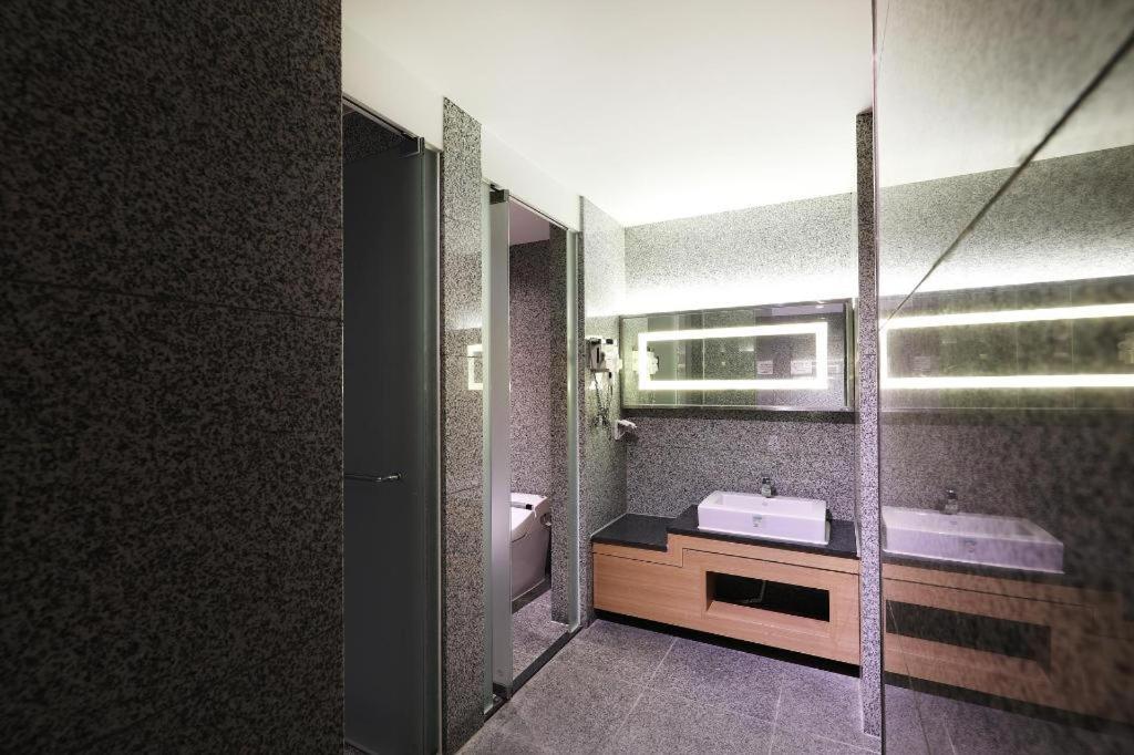 Business Design Hotel Luv Инчон Экстерьер фото