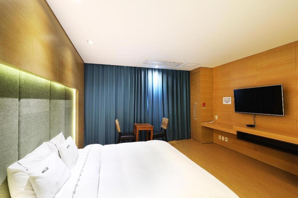 Business Design Hotel Luv Инчон Экстерьер фото