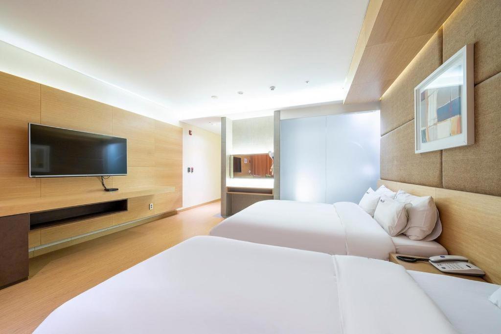 Business Design Hotel Luv Инчон Экстерьер фото