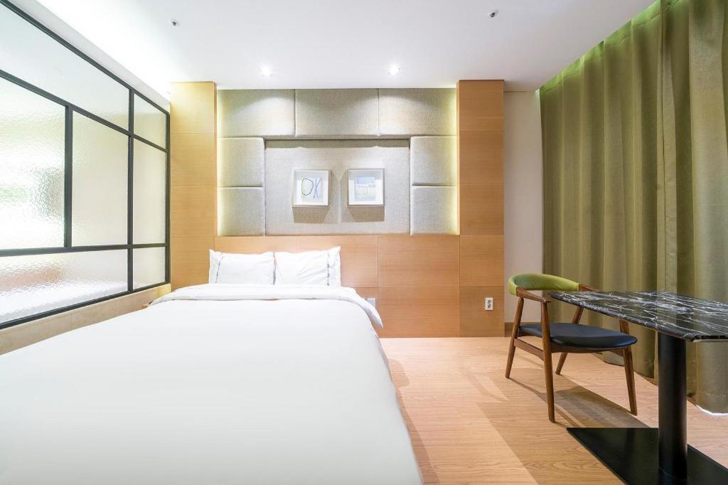 Business Design Hotel Luv Инчон Экстерьер фото