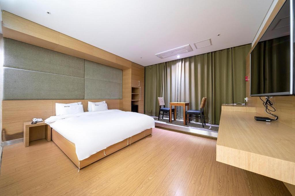 Business Design Hotel Luv Инчон Экстерьер фото