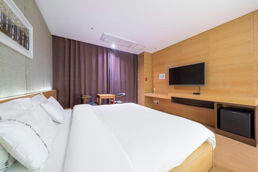 Business Design Hotel Luv Инчон Экстерьер фото