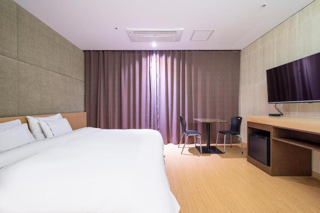Business Design Hotel Luv Инчон Экстерьер фото